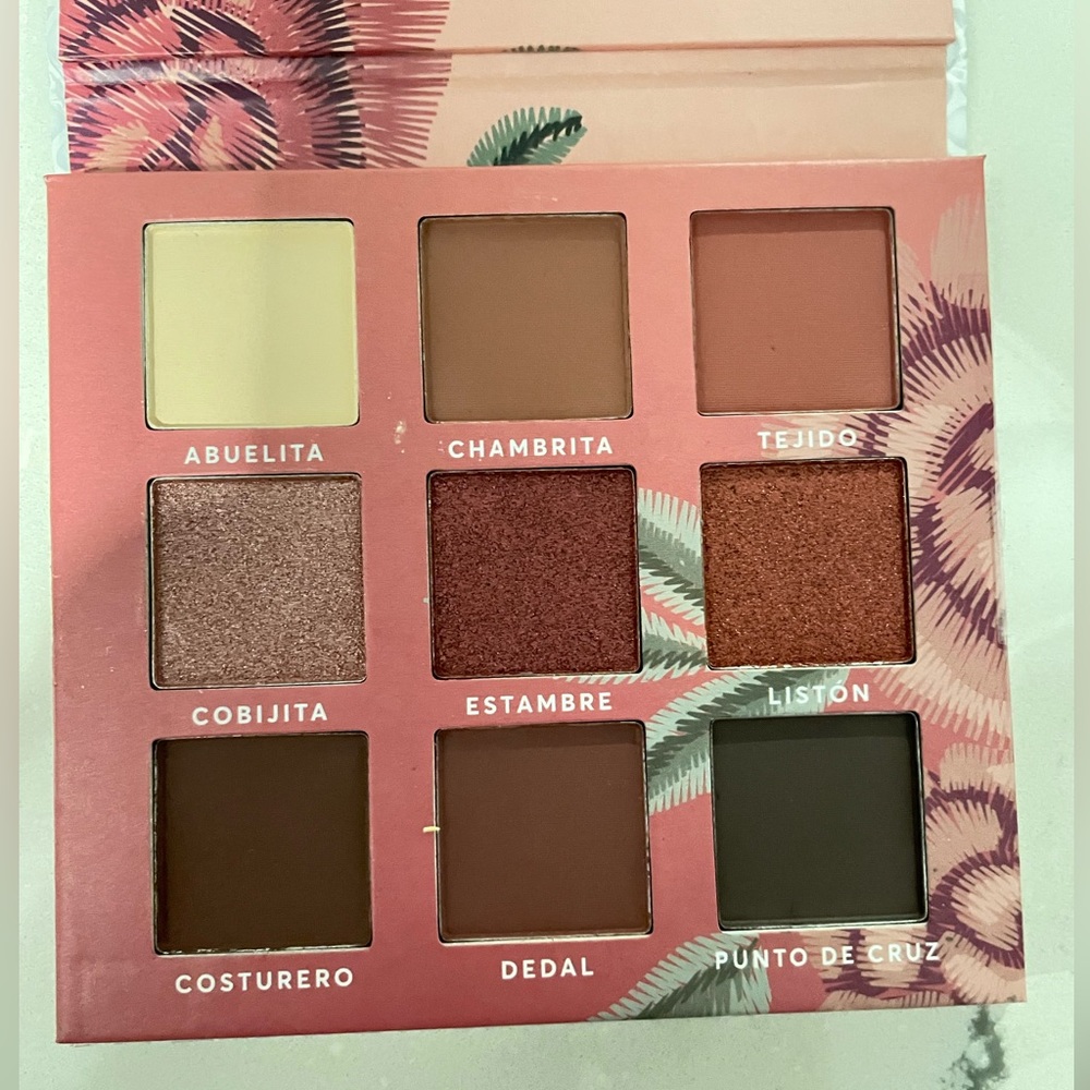 9 EYESHADOW PALETTE, BRAND: MACARÍA..